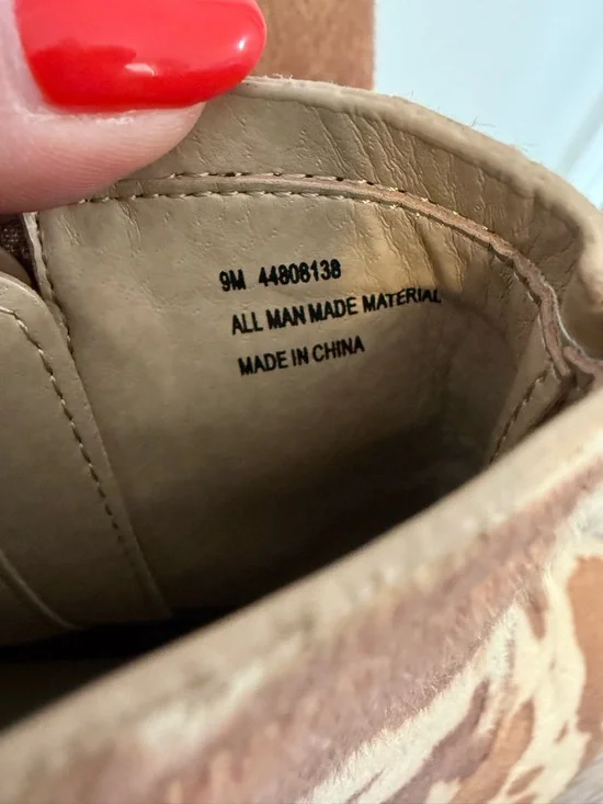 Comfort EST. 1946 Ankle Boots Brown Faux Cow
Hide Med Heel Size 9 - Picture 3 of 12